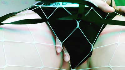 Улаач Хэрхэн шоогоо тайлж, хөхөө харуулахыг тайлбарлав - Бохир үгс