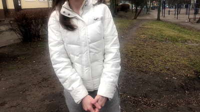 Мөнгөний төлөөх үл таних хүн хөхөж, новш. Оросын сонирхогч. Talking-тай.